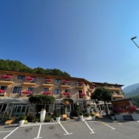 Hotel Iscla إدولو المظهر الخارجي الصورة