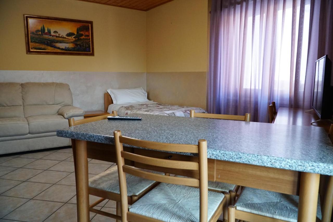 Hotel Iscla إدولو المظهر الخارجي الصورة